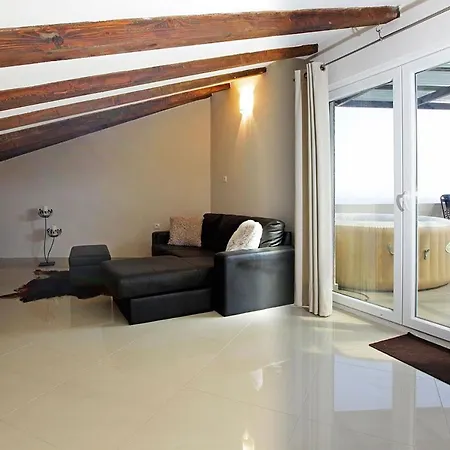Paradise Holiday home Prigradica
